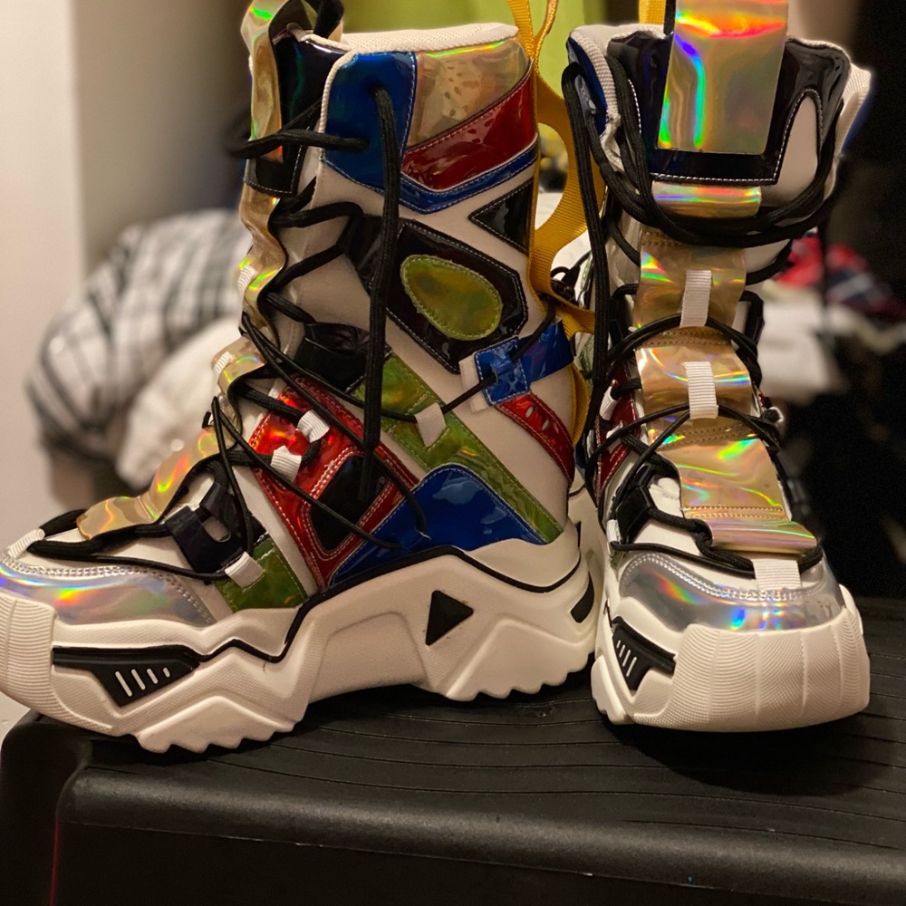 Unique Platform Metallic Sneakers